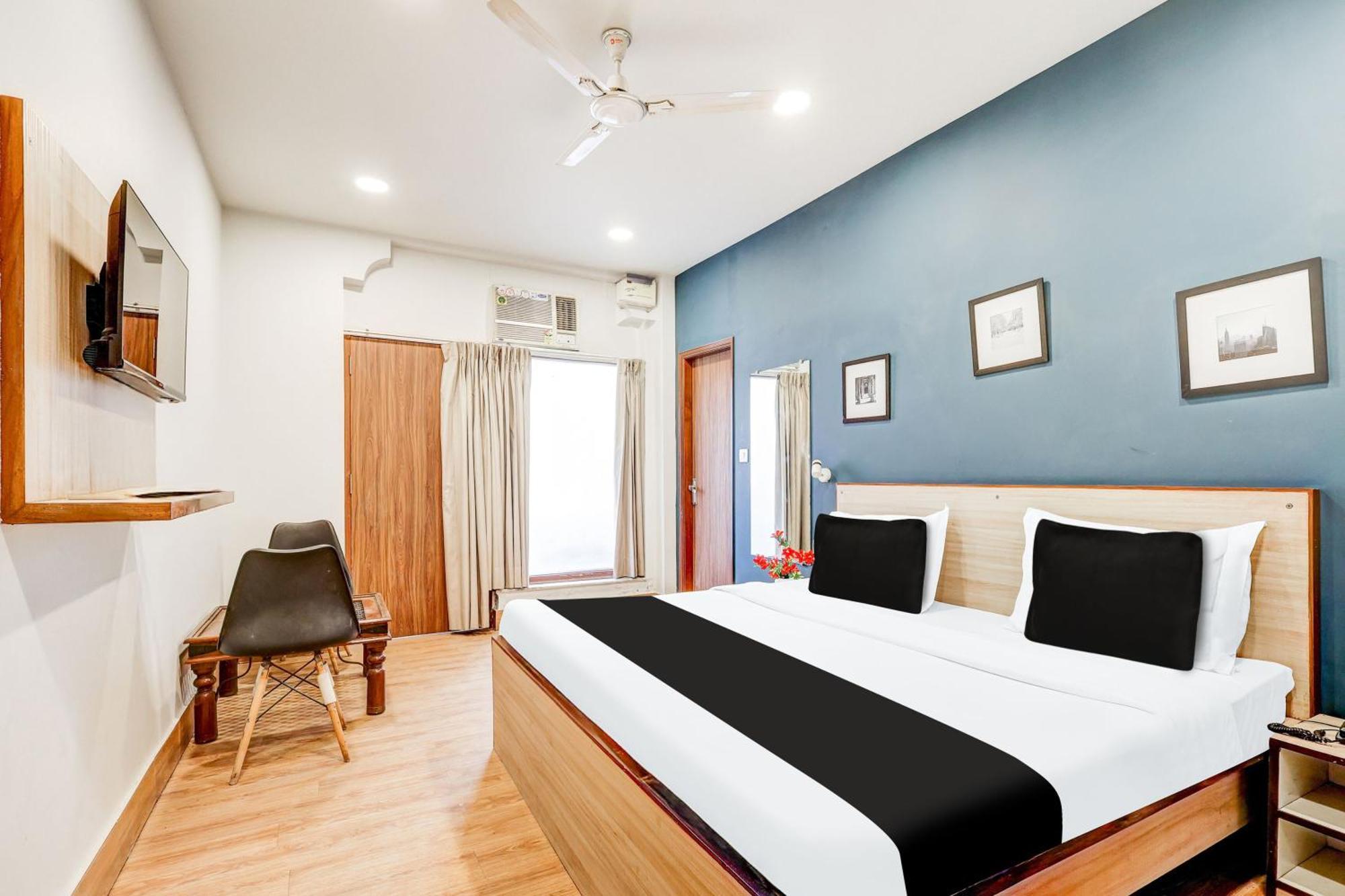 Super Collection O Palam Near Railway Station *