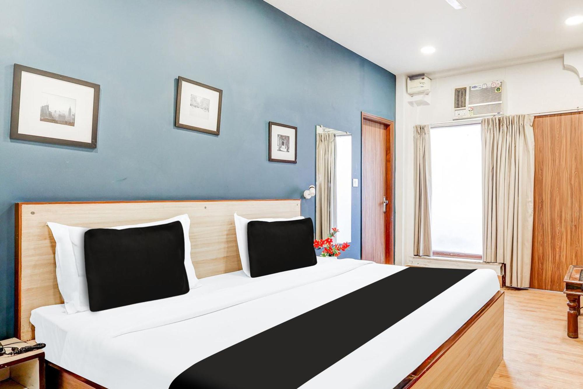 Super Collection O Palam Near Railway Station *