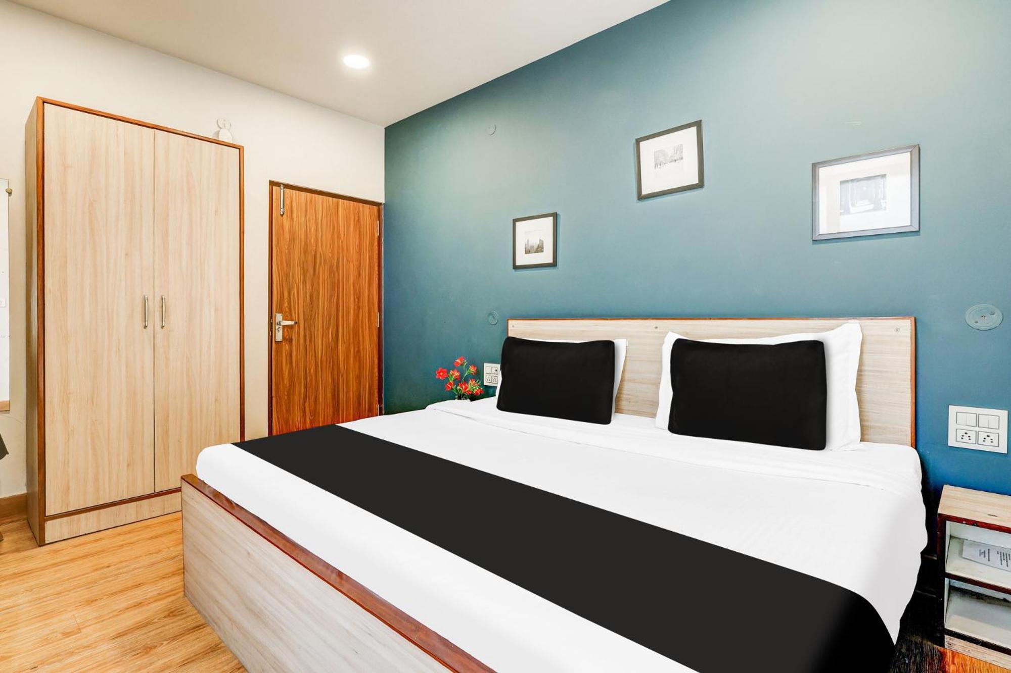 Super Collection O Palam Near Railway Station Hotel